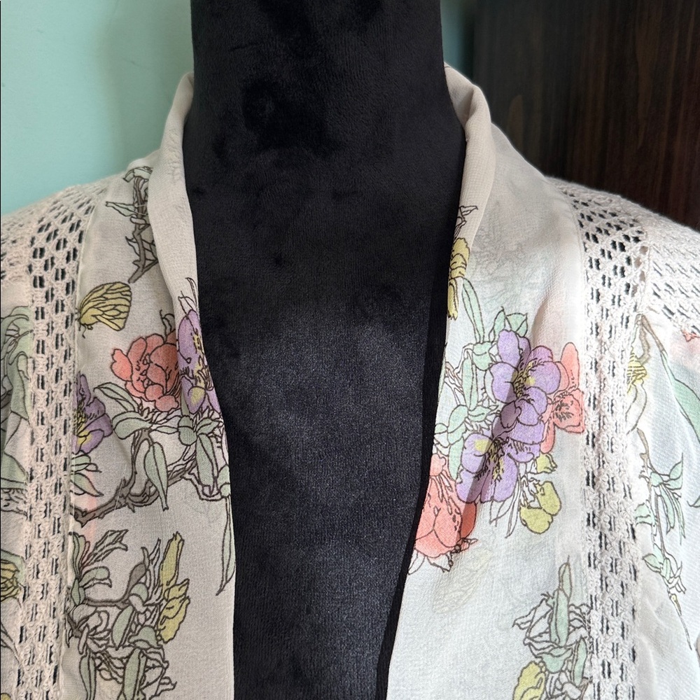 Versona Floral Sheer Top - White and Multicolor - Picture 2 of 6